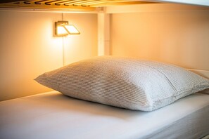 2 makuuhuonetta, silitysrauta/-lauta, vauvan matkasänky, ilmainen Wi-Fi