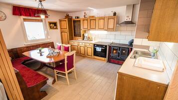 Kühlschrank, Ofen, Herdplatte, Geschirrspüler