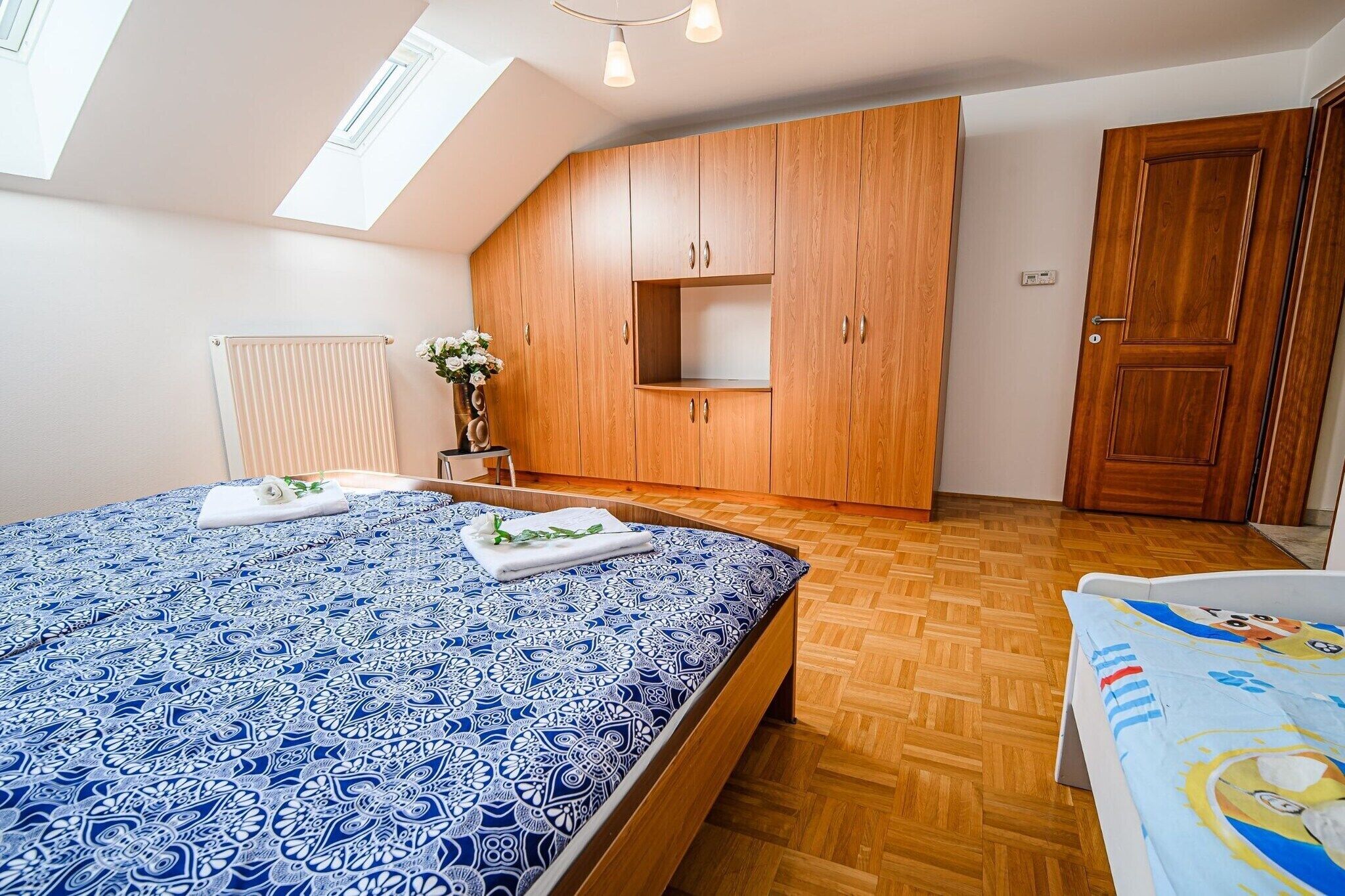 3 chambres, fer et planche à repasser, Wi-Fi gratuit