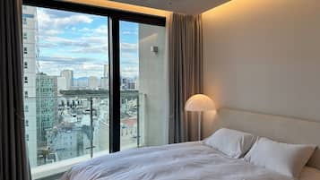 Luxury Apartment, 3 Bedrooms, City View | Individually decorated, individually furnished, blackout drapes