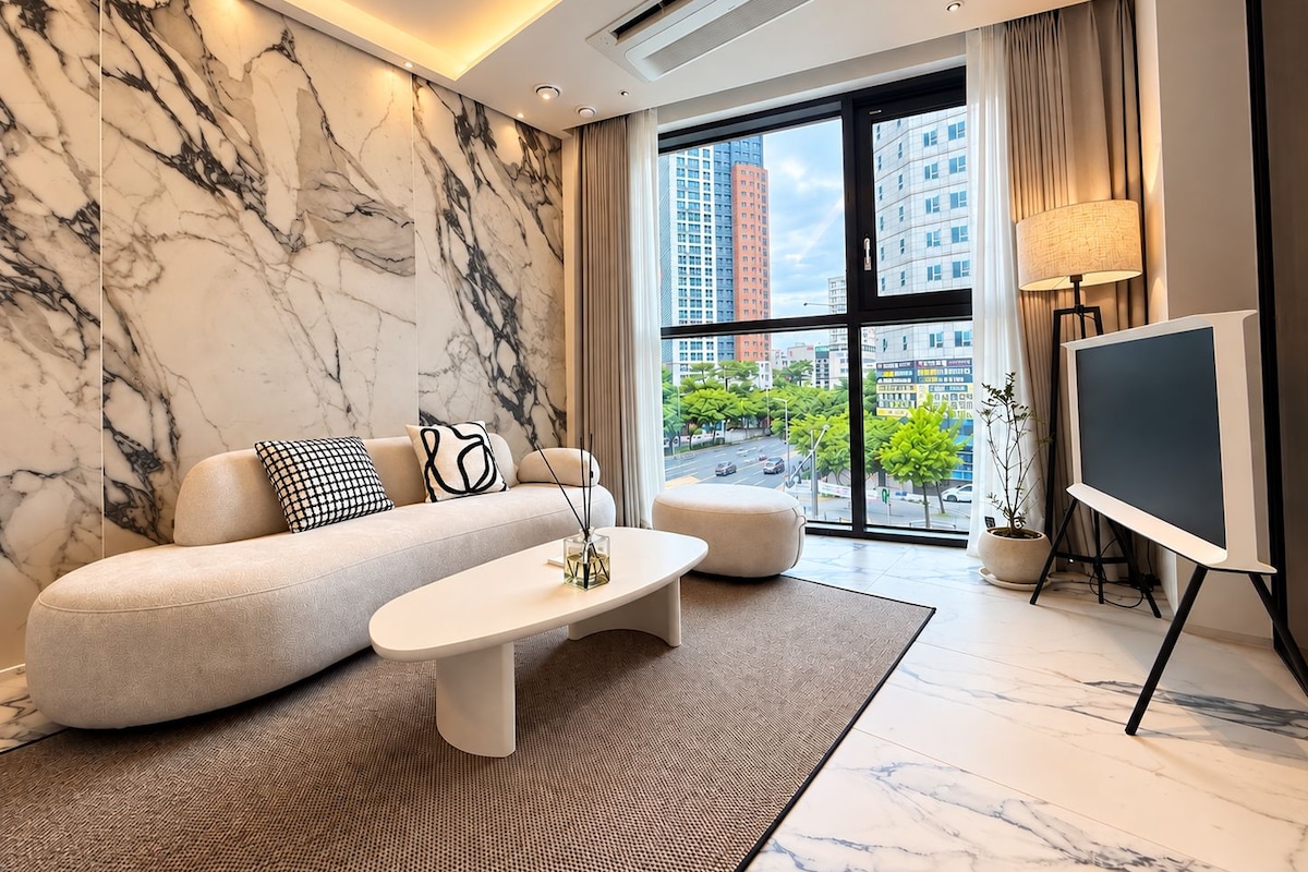 Premium Apartment | Living area
