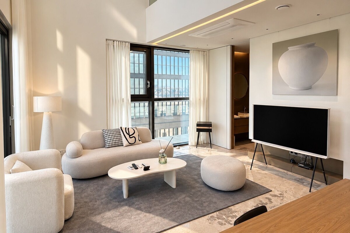 Luxury Suite, 2 Bedrooms, Balcony (FREE Airport Pick up and sending for 5Nights) | Wohnbereich