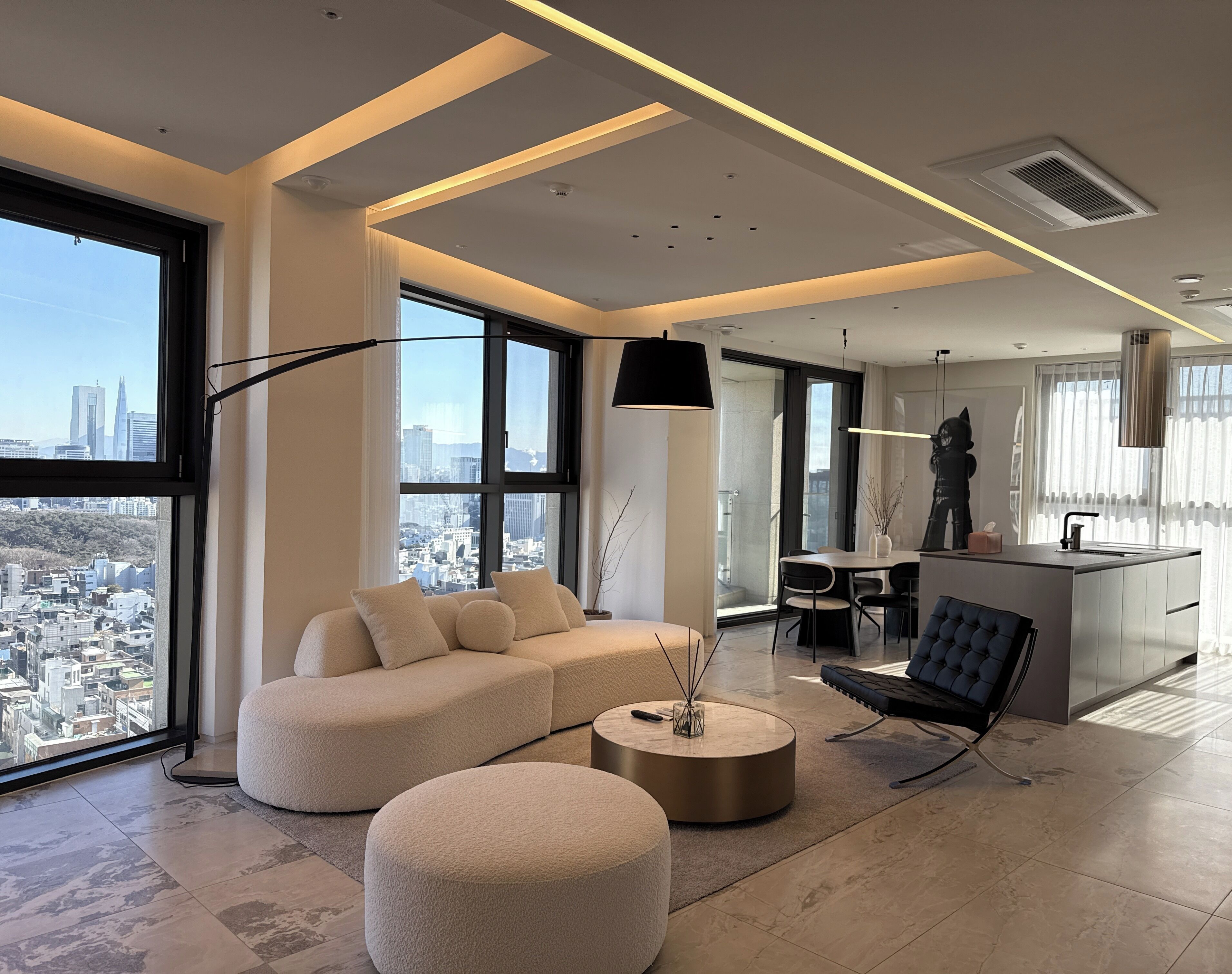 Smart TV 85 pulgadas con canales de televisión digitales, Netflix