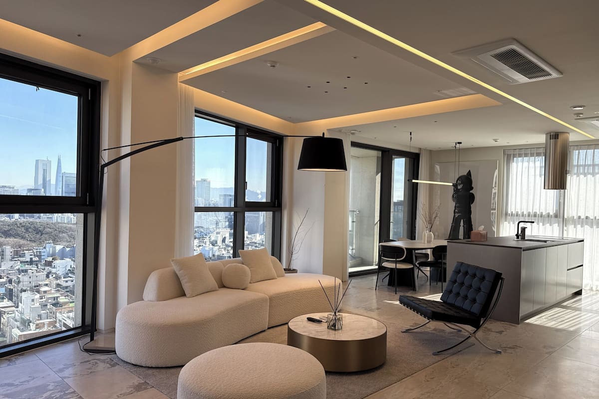 Smart TV 85 pulgadas con canales de televisión digitales, Netflix