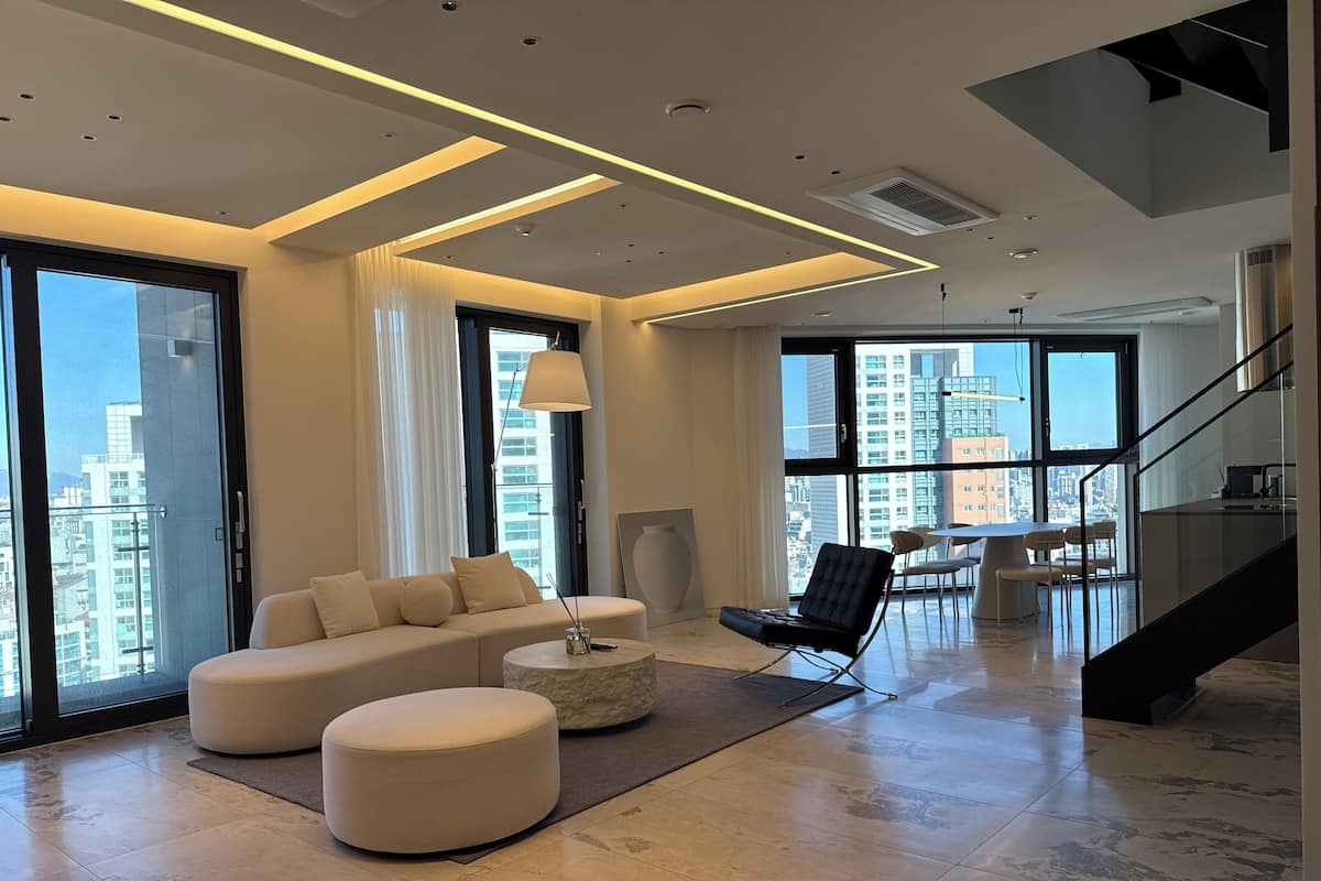 Ropa de cama de alta calidad, cubrecamas y colchones con efecto memoria