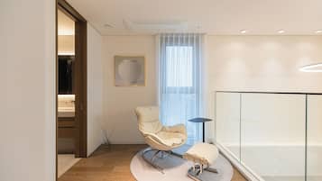 Departamento de lujo, 2 habitaciones, balcón, vista a la ciudad | Cortinas blackout, insonorización y wifi gratis