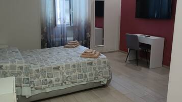 Camera doppia, vista città | Wi-Fi gratuito