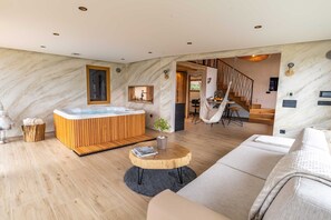 Interior - Elegant Warm Bliss Hideaway Escape Lodge - Holiday Home with Hot-Tub and Sauna (Sencur)