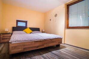 2 chambres, fer et planche à repasser, accès à Internet