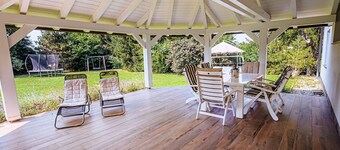 Stunning Rural Holiday Home with Garden and BBQ - Four Bedroom Holiday Home