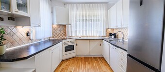 Stunning Rural Holiday Home with Garden and BBQ - Four Bedroom Holiday Home