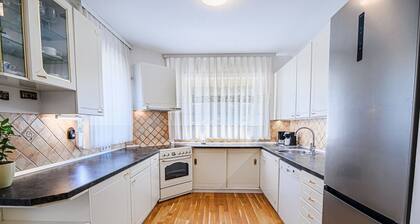 Stunning Rural Holiday Home with Garden and BBQ - Four Bedroom Holiday Home