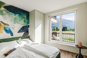 1 bedroom, iron/ironing board, internet