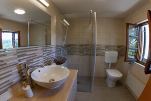 Een douche, een haardroger