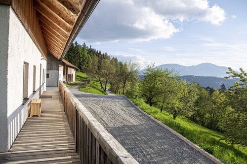 Mountain View Villa with Sauna and Hot-Tub - Three Bedroom Villa with Sauna and Hot-Tub