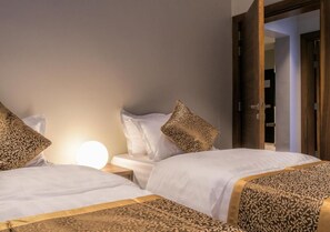 Suite, 3 Bedrooms | Blackout curtains, soundproofing, iron/ironing board, free WiFi - Tiara Quraish (Jeddah)