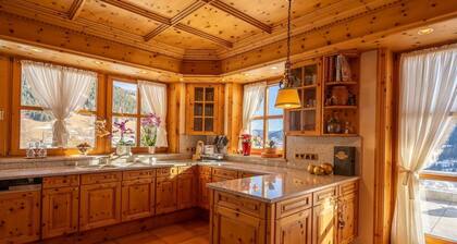 Bad Kleinkirchheim Lush and Spacious Villa with Indoor Pool and Wellness - Seven Bedroom Villa