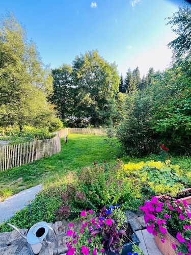 Stylish vacation home with fenced garden, private sauna and whirlpool