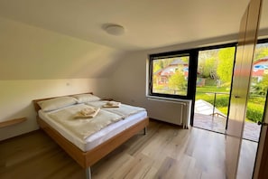 2 bedrooms, free WiFi - Two Bedroom Apartment with Balcony and Mountain View (Preddvor)