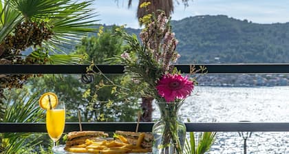 Hotel Issa - Quadruple Room Sea View