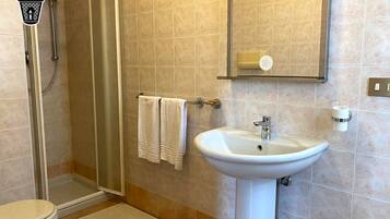 Chambre Double ou avec lits jumeaux | Salle de bain