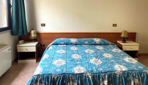 Double or Twin Room | Desk, laptop workspace - La Lanterna (Quistello)