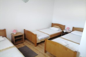 2 Schlafzimmer, Reisekinderbett, kostenloses WLAN