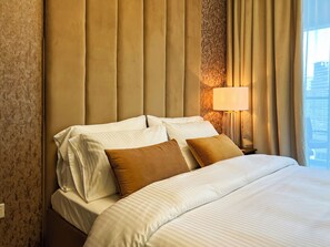 1 bedroom, in-room safe, desk, iron/ironing board