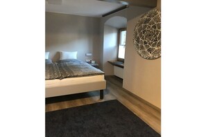 3 Schlafzimmer, Bügeleisen/Bügelbrett, Internetzugang, Bettwäsche