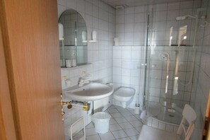 Douche, sèche-cheveux