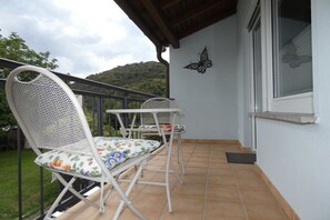 Outdoor dining - Holiday home with 3 bedrooms (Treis-Karden)