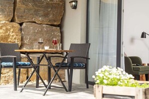 تناول الطعام بالخارج