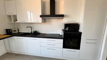 Micro-ondes, four, plaque de cuisson, lave-vaisselle