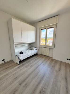 2 chambres, fer et planche à repasser, draps fournis