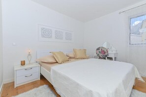 2 bedrooms, iron/ironing board, travel crib, free WiFi