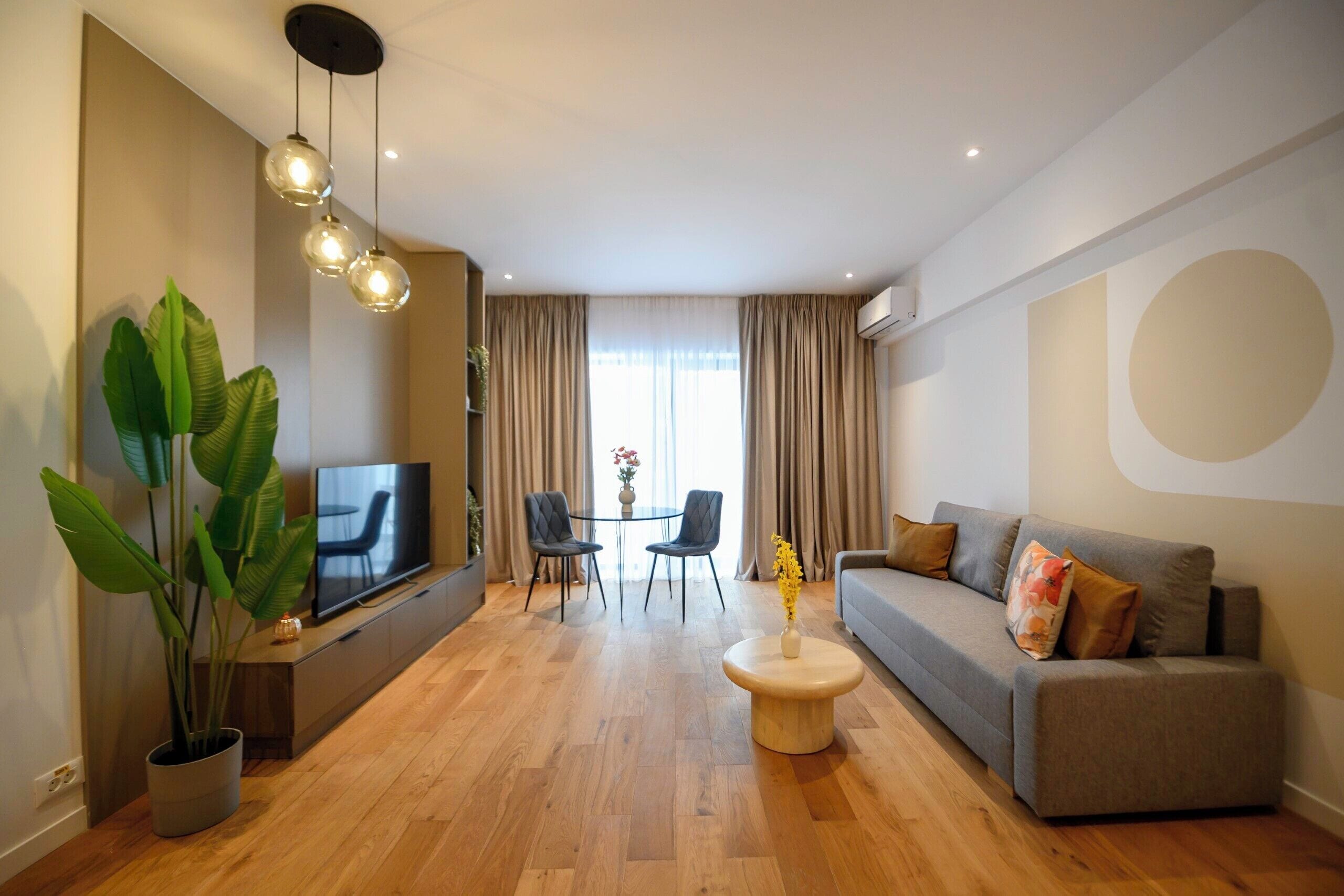 Superior Apartment, 1 Queen Bed with Sofa bed, Courtyard View | Blackout drapes, iron/ironing board, free WiFi