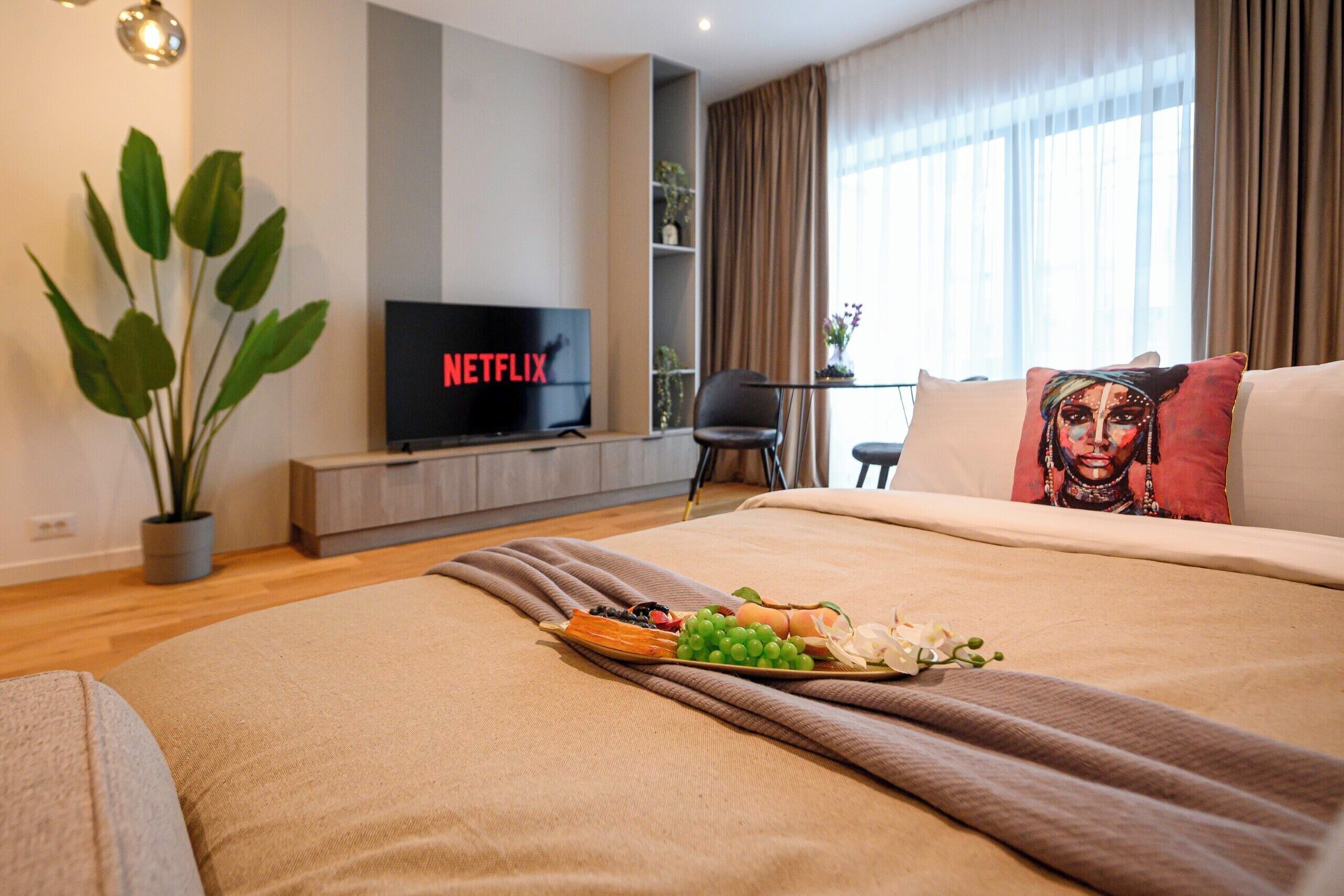 Superior Apartment, 1 Queen Bed with Sofa bed, Courtyard View | Living area | 127-cm Smart TV with digital channels, Netflix, streaming services