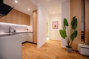 Apartament superior, 1 llit de matrimoni i sofà llit, vistes al pati | Cuina privada