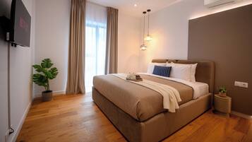 Superior-Apartment, 1 Queen-Bett und Schlafsofa, Blick auf den Innenhof | Verdunkelungsvorhänge, Bügeleisen/Bügelbrett, kostenloses WLAN