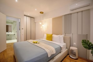 Cortinas blackout, tabla de planchar con plancha y wifi gratis 