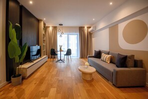 Cortinas blackout, tabla de planchar con plancha y wifi gratis 