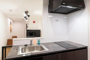 Room - CONTEL Meidaimae (Tokyo)