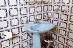 Shower, hair dryer - Apartments Željka - Studio Apartment with Terrace with Sea View (5) (Orebic)