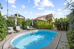 Pool - One-Bedroom Apartment With Pool (Brodarica)