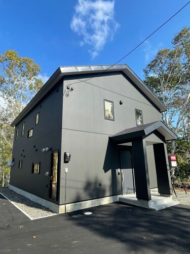 Newly built 1 house for rent to enjoy powder snow