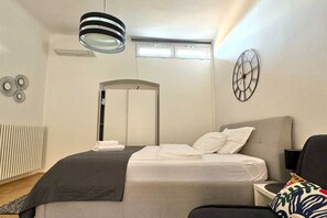 Free WiFi - Like Zagreb - Downtown Apartment- Studio (Zagreb)