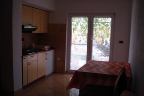 Réfrigérateur, plaque de cuisson, lave-vaisselle