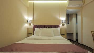 Premier Double Room | Free WiFi, bed sheets