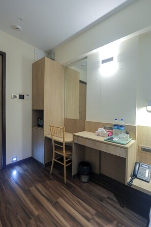 Premier Double Room | Makan dalam bilik