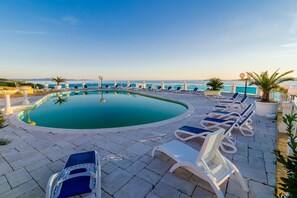Pool - Hotel Pansion Villa Antonio - Two Bedroom Suite with Balcony and Garden View 18 (Orebic)